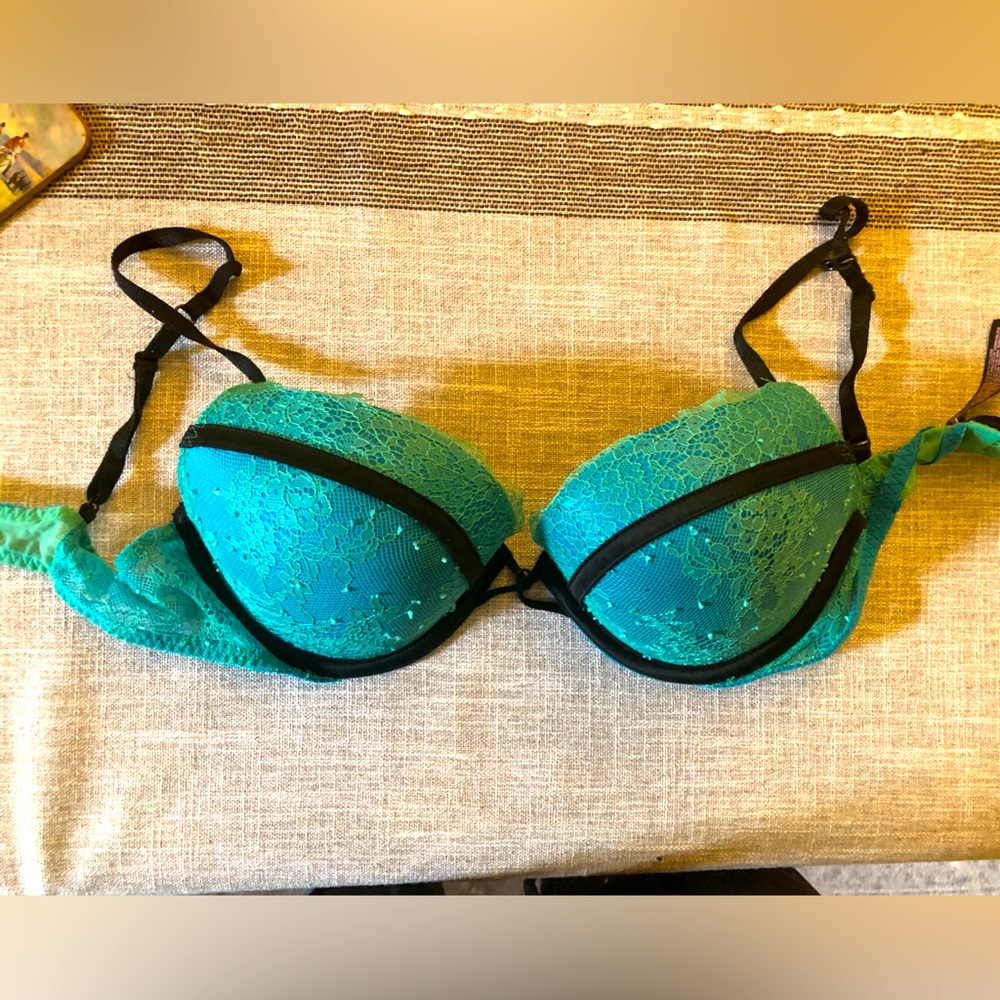 Sexy victoria secret peacock bra
